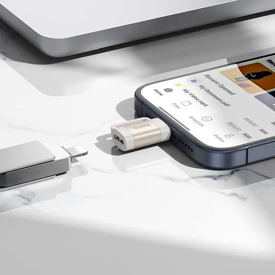 Hoco UA31E Converter (Data Adapter USB-C Male to IP Female)2.webp